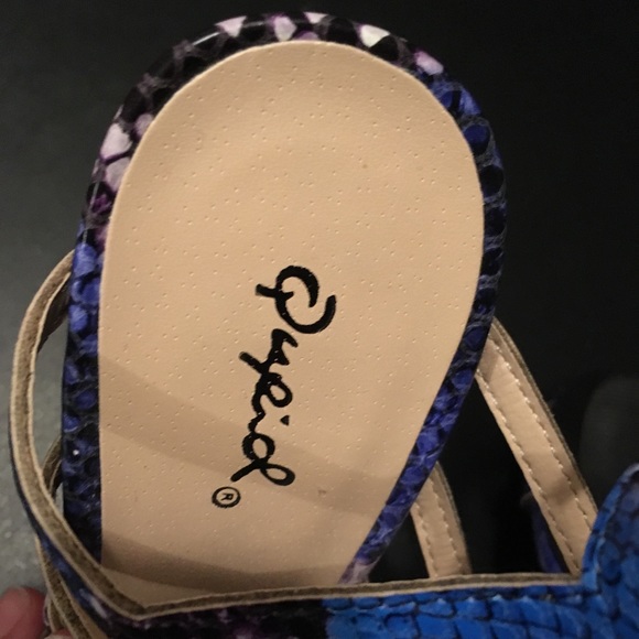 Charlotte Russe Purple and Blue Scale Heels - Picture 7 of 7